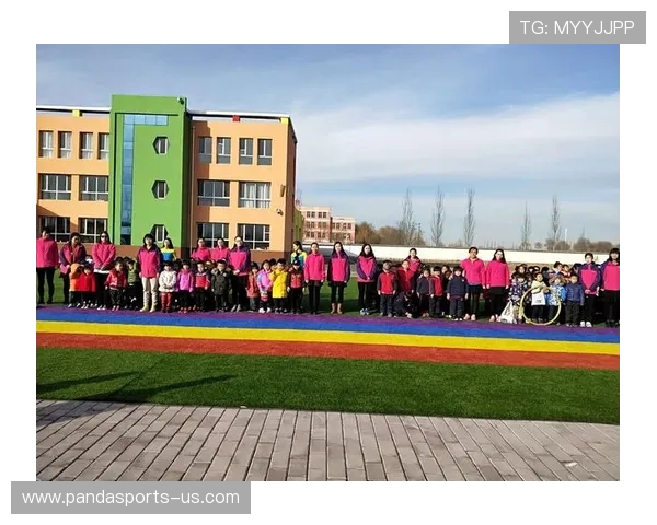 《幼儿园大班体育活动教案：激发运动兴趣，培养团队合作精神》